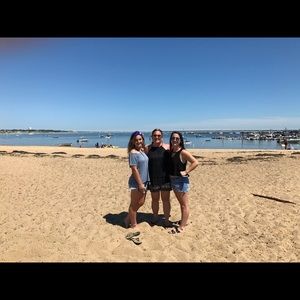 Meet your Posher, Connie